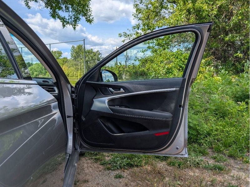 Used 2024 Genesis G70 2.5T AWD/4WD image 13
