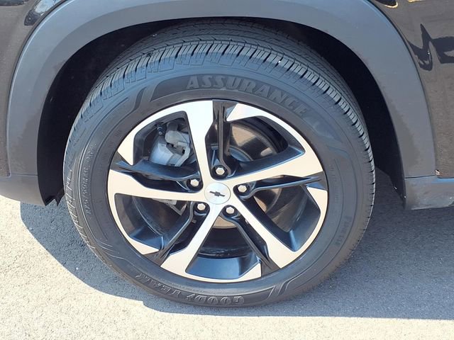 Used 2024 Chevrolet Trax RS w/ Driver Confidence Package FWD image 25