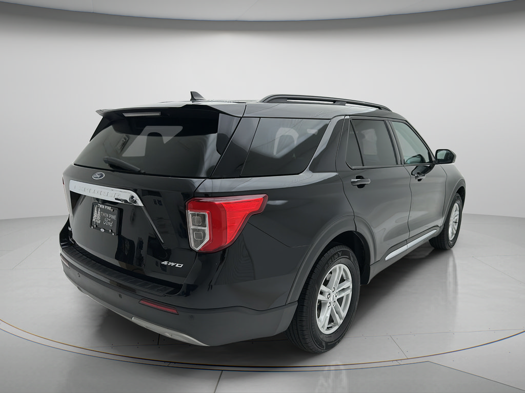 Used 2021 Ford Explorer XLT w/ Equipment Group 202A AWD/4WD image 3