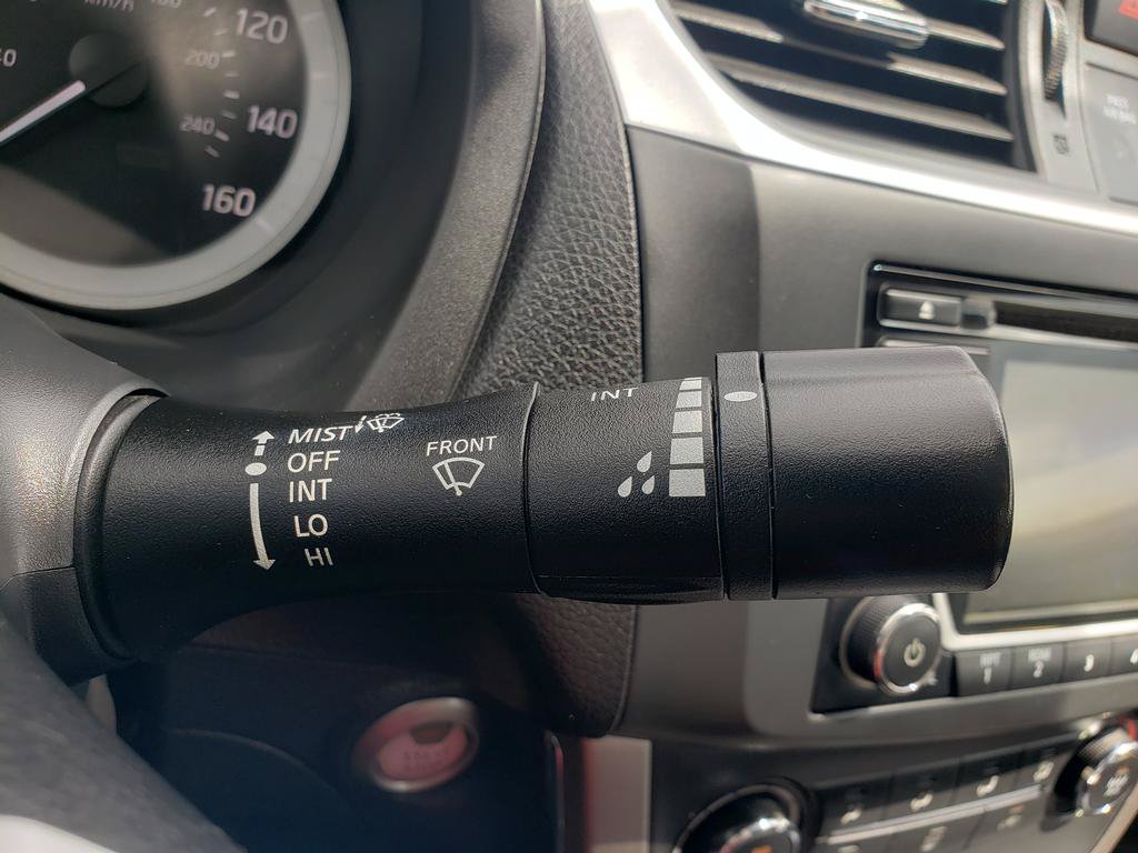 Used 2015 Nissan Sentra SV FWD image 21