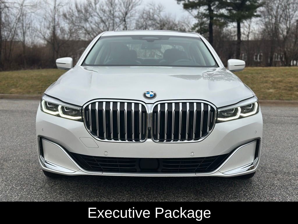 Used 2022 BMW 750i xDrive w/ Autobahn Package image 2