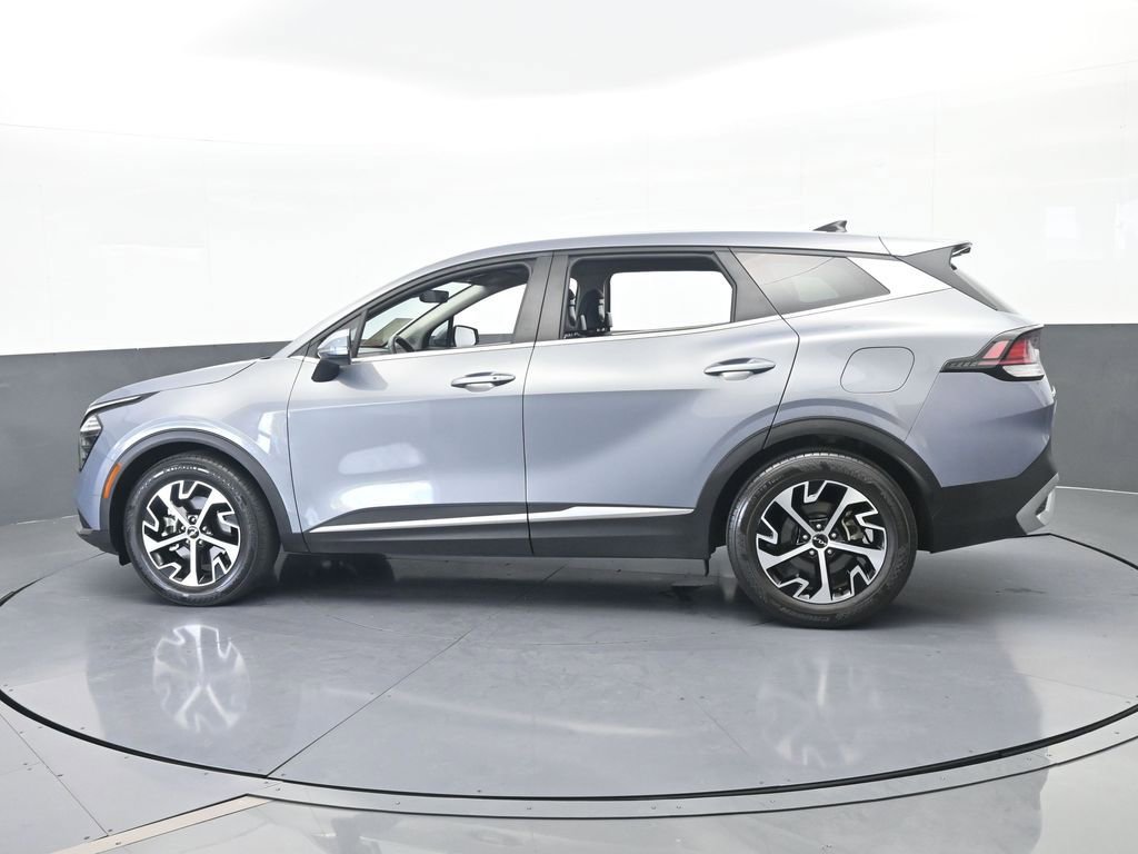 Used 2024 Kia Sportage EX image 3
