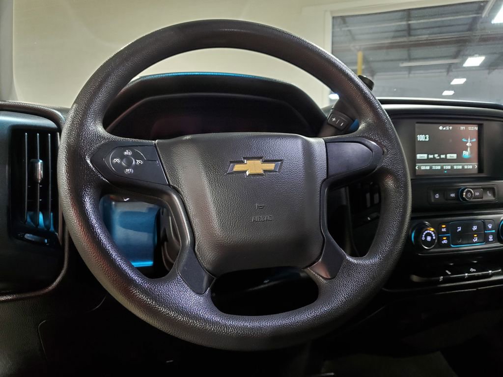 Used 2018 Chevrolet Silverado 1500 Custom w/ Custom Value Package AWD/4WD image 29