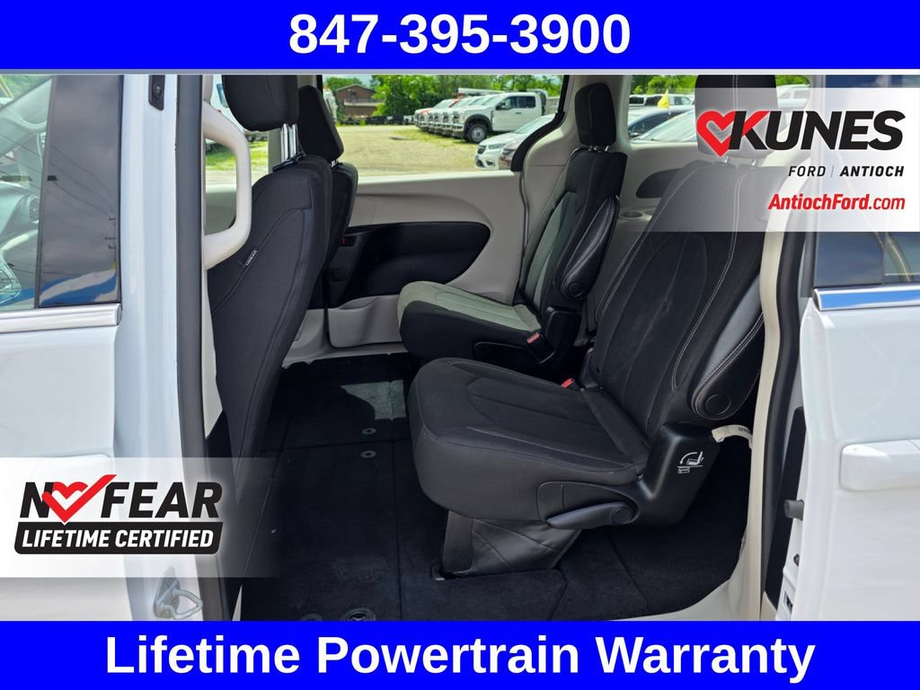 Used 2023 Chrysler Voyager LX FWD image 30