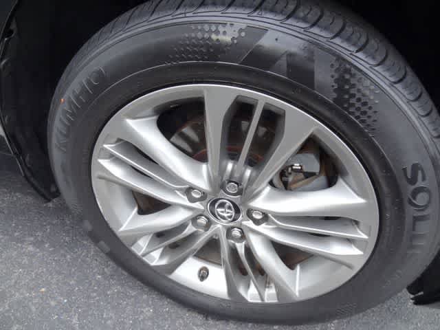 Used 2017 Toyota Camry SE w/ Protection Package (Q2) FWD image 17