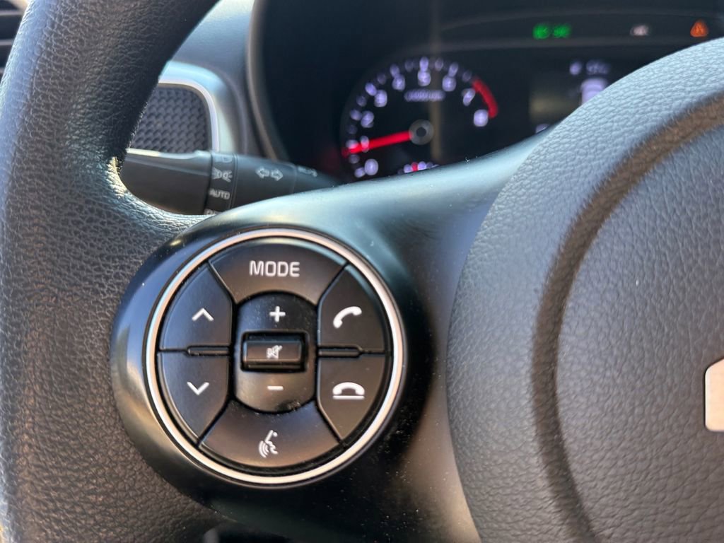 Used 2022 Kia Soul LX w/ Technology Package image 16