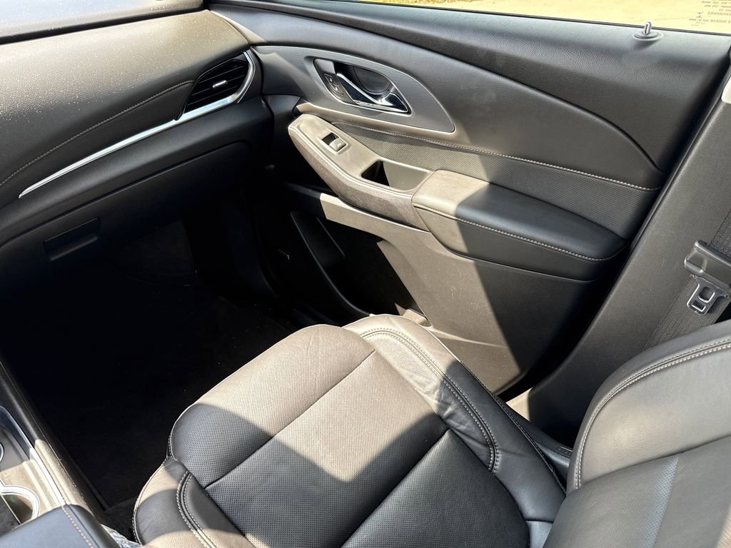 Used 2018 Chevrolet Traverse Premier w/ Driver Confidence II Package FWD image 15