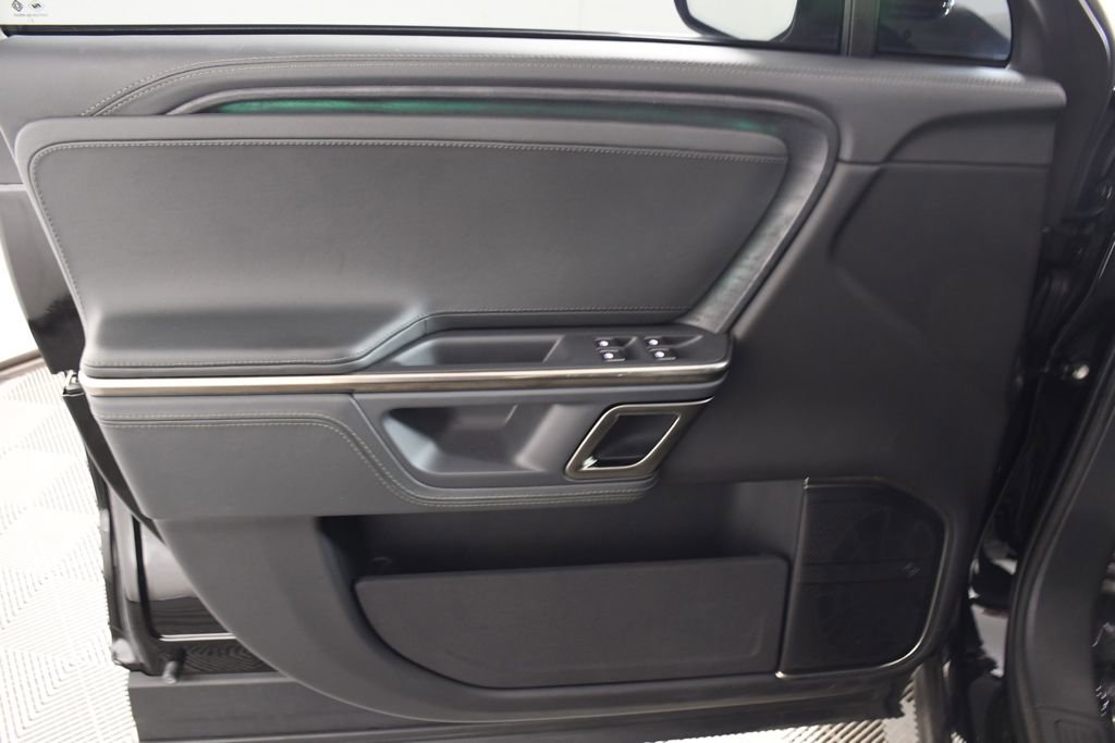 Used 2024 Rivian R1S Adventure AWD/4WD image 14
