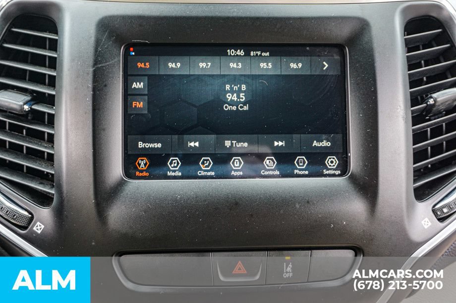 Used 2021 Jeep Cherokee Latitude AWD/4WD image 37
