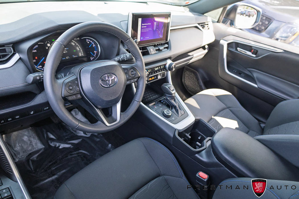 Used 2024 Toyota RAV4 SE w/ Convenience Package AWD/4WD image 20