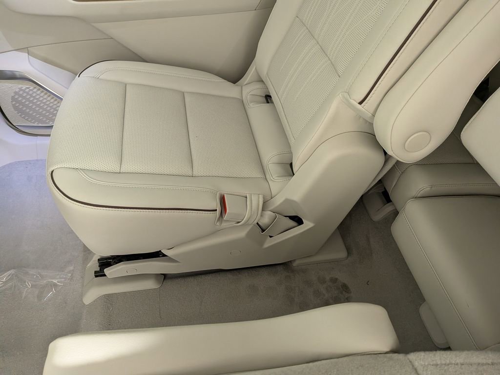 New 2026 Buick Enclave Avenir AWD/4WD image 34