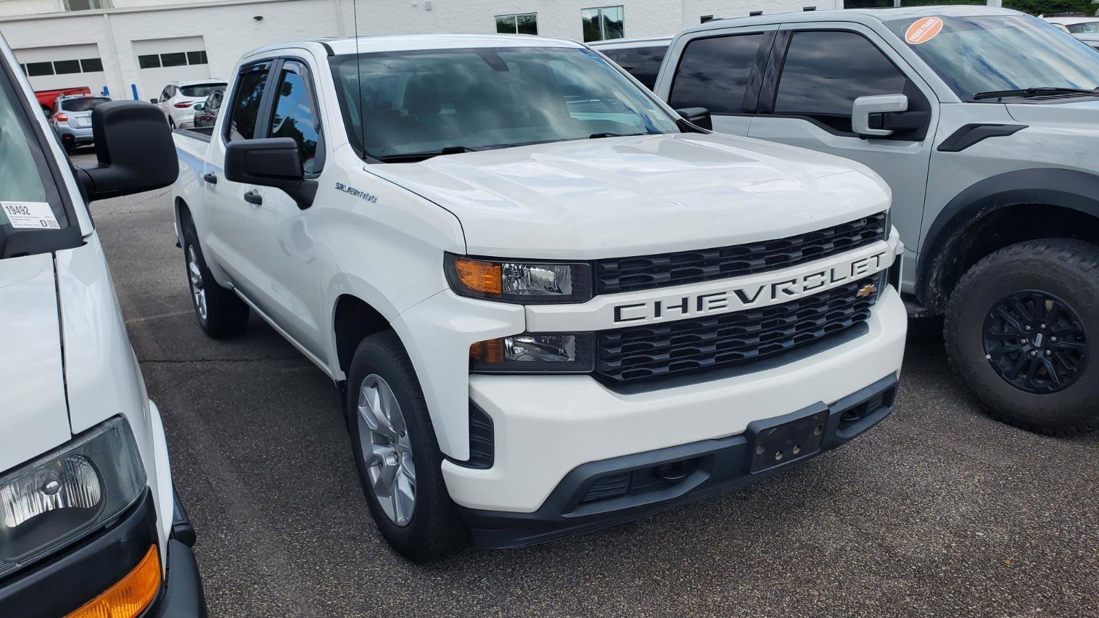 Used 2019 Chevrolet Silverado 1500 Custom RWD image 2