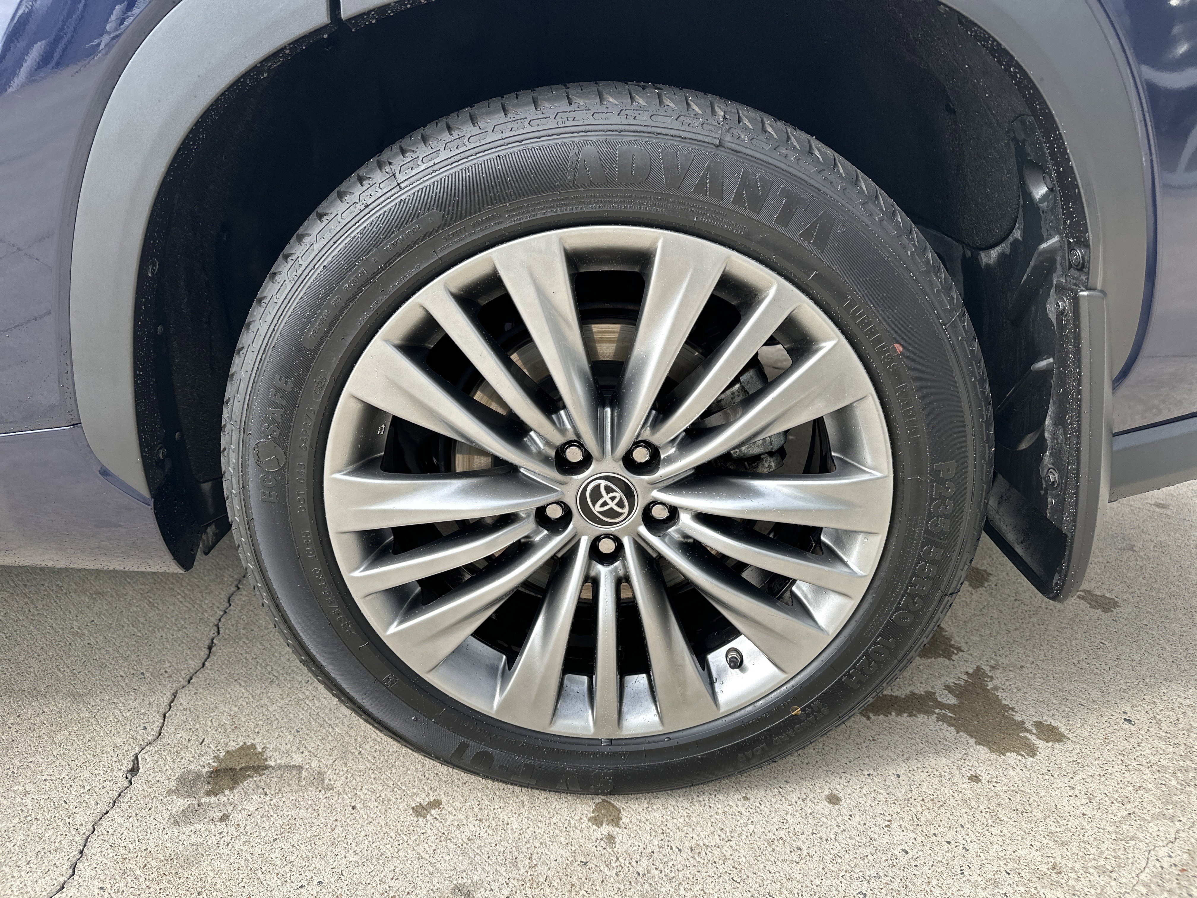 Used 2022 Toyota Highlander Platinum image 18