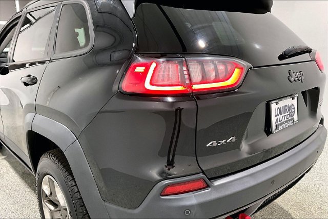 Used 2019 Jeep Cherokee Trailhawk w/ Comfort & Convenience Group AWD/4WD image 49