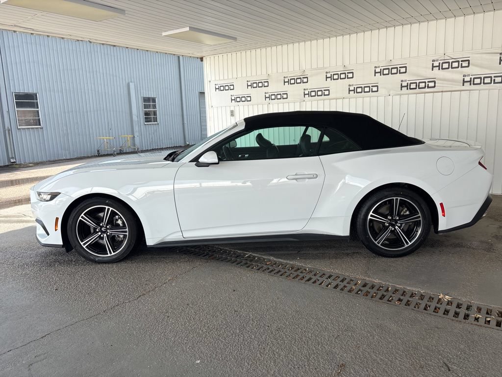 Used 2025 Ford Mustang Premium RWD image 22