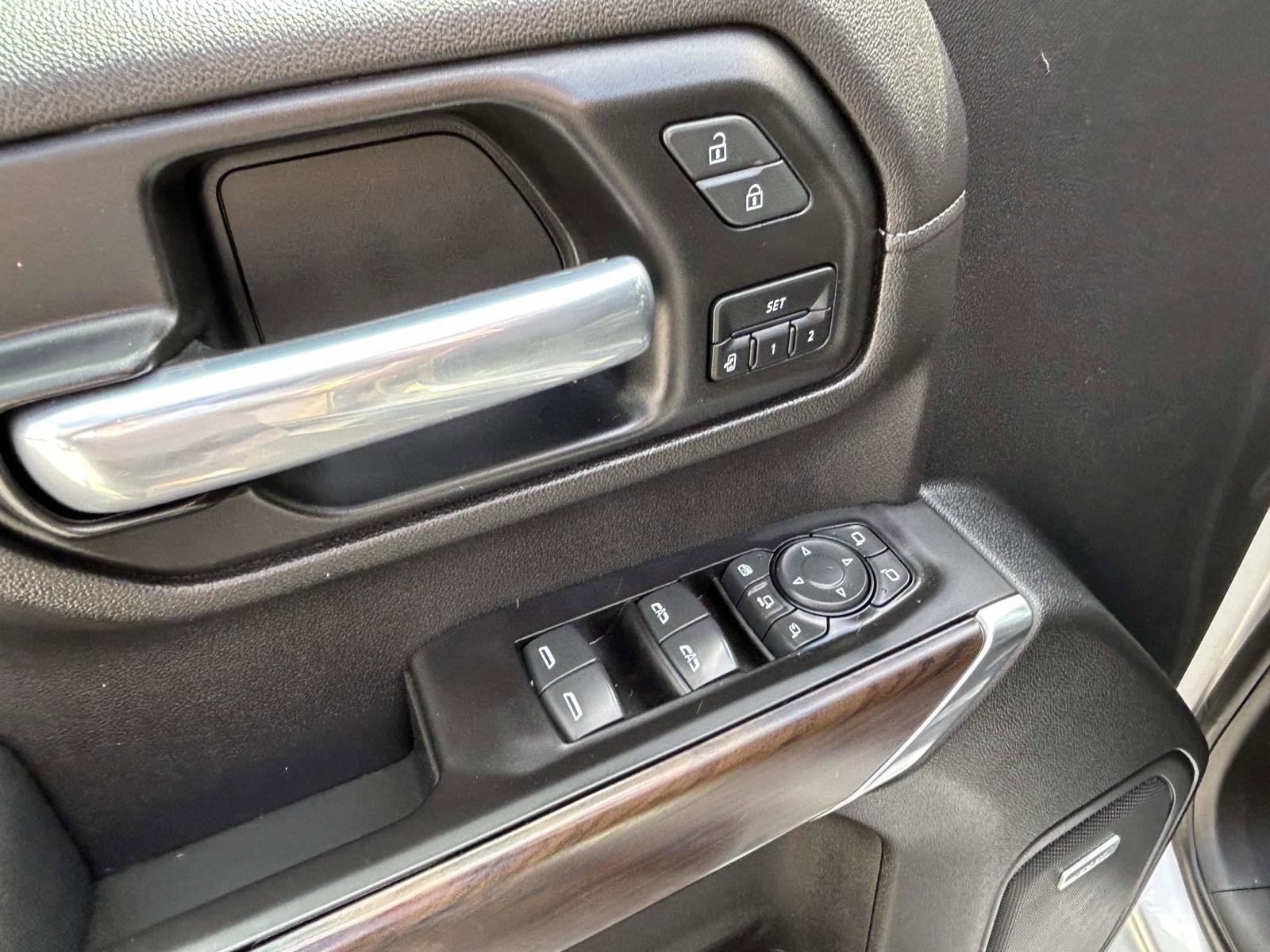 Used 2021 GMC Sierra 2500 SLT w/ SLT Premium Package image 18