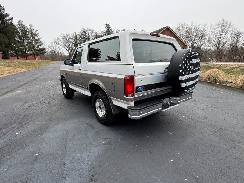 Used 1995 Ford Bronco XLT image 7