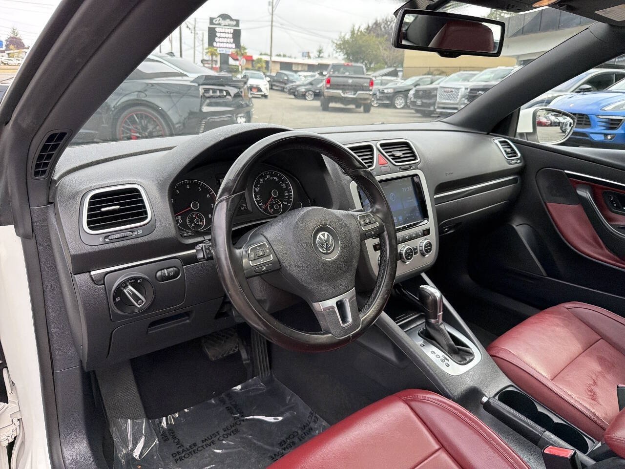 Used 2013 Volkswagen Eos Lux FWD image 26
