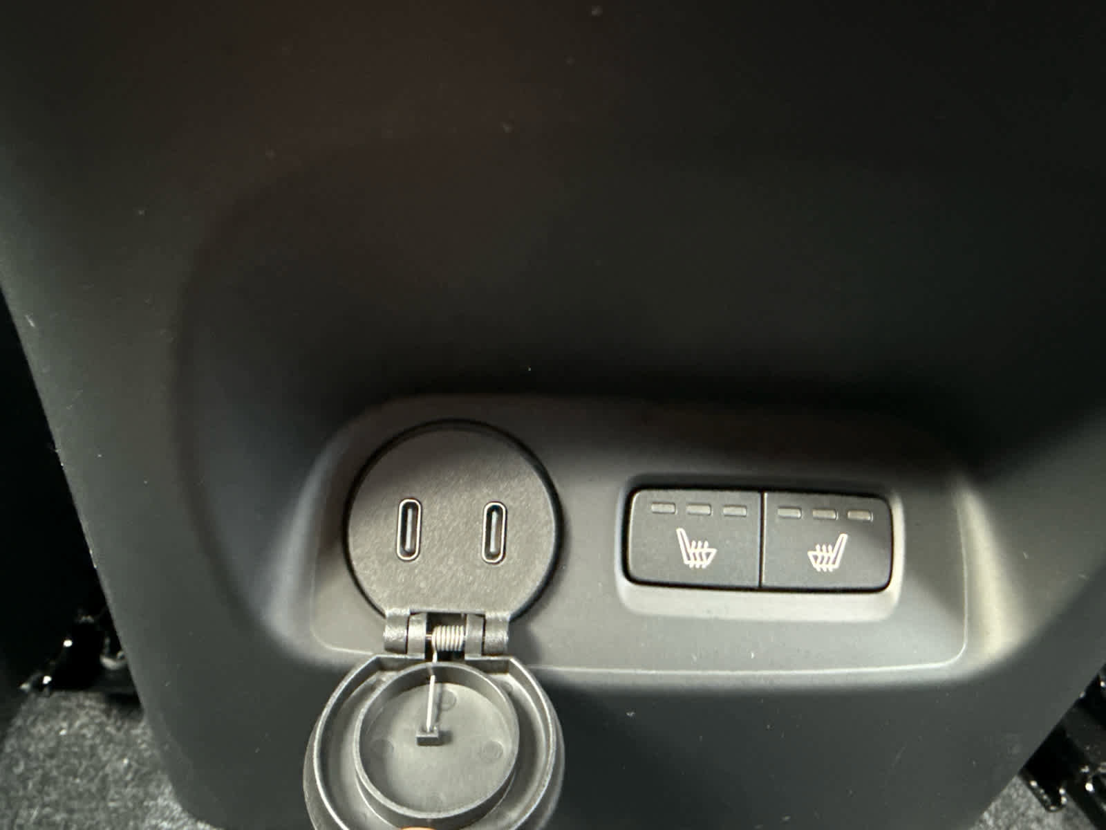 Used 2026 Volvo XC40 B5 Plus w/ Protection Package Premier image 26