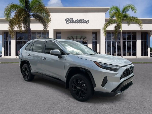 Used 2024 Toyota RAV4 SE video 2