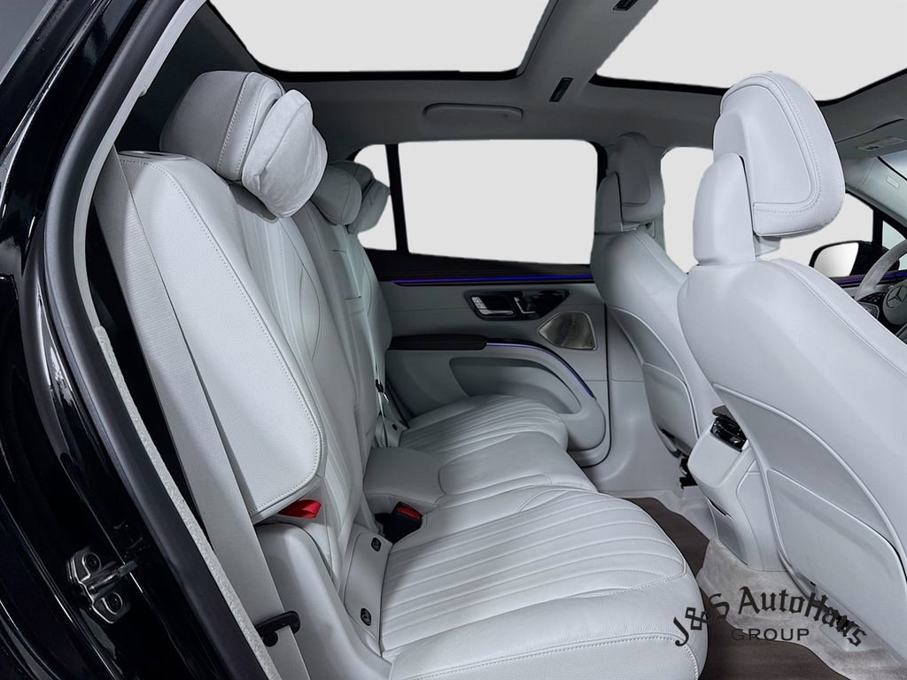 Used 2023 Mercedes-Benz EQS 580 4MATIC SUV image 35