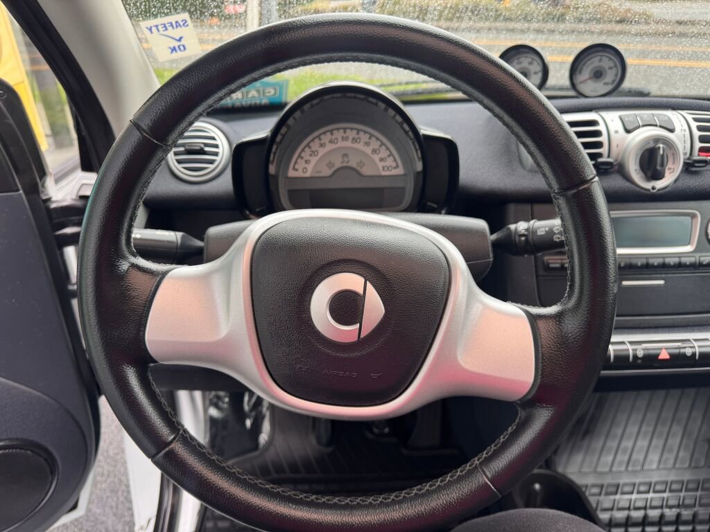 Used 2016 smart fortwo electric drive RWD image 16