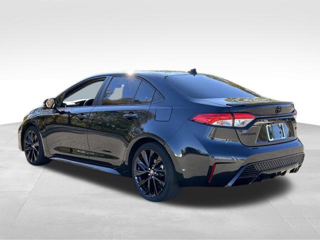 Used 2021 Toyota Corolla SE w/ Carpet Mat Package (TMS) FWD image 3