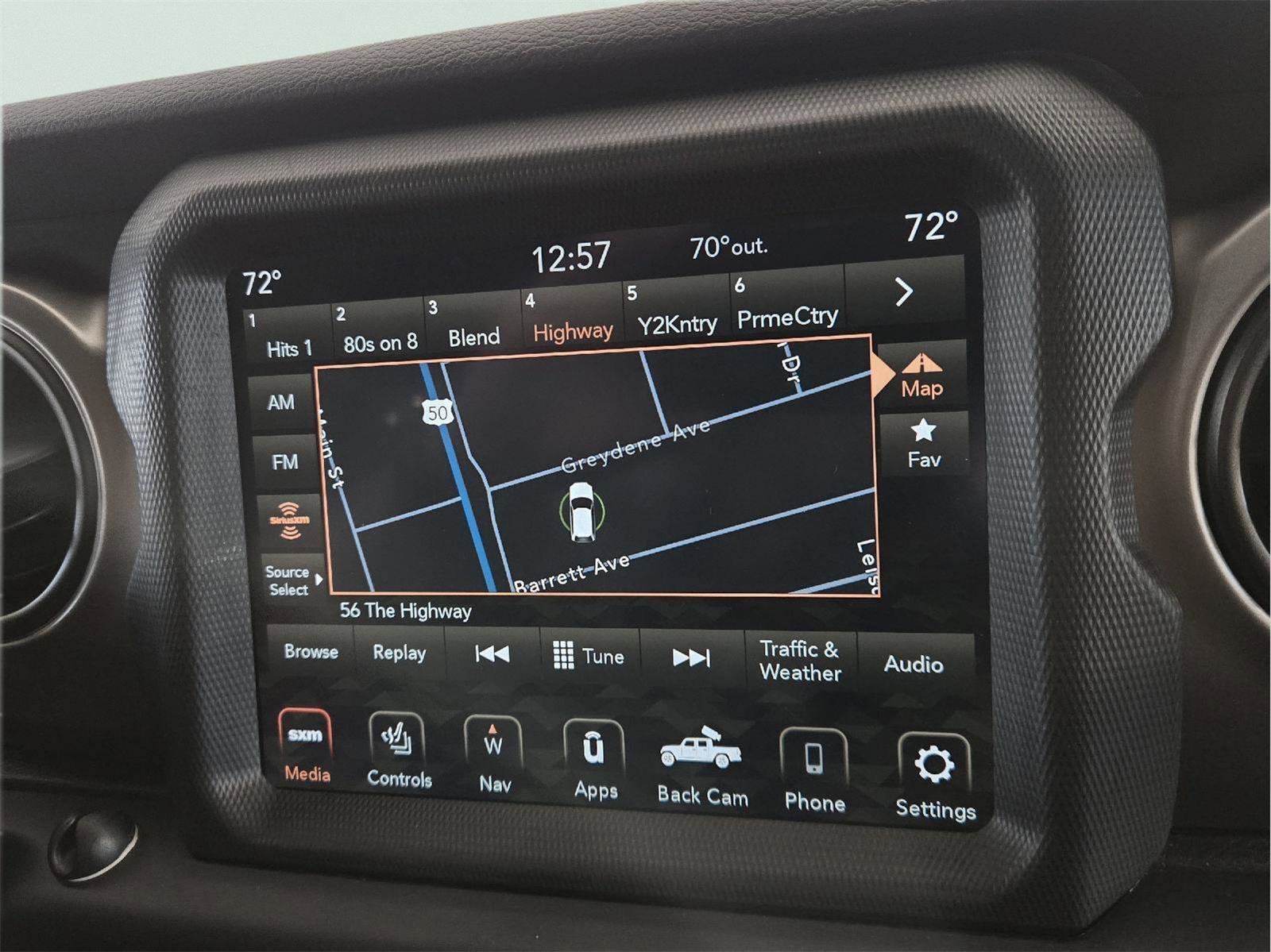 Used 2021 Jeep Gladiator Willys AWD/4WD image 21