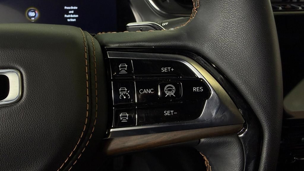 Used 2023 Jeep Grand Cherokee Summit AWD/4WD image 19