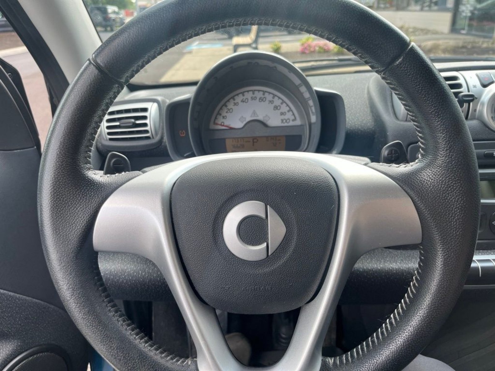 Used 2009 smart fortwo pure RWD image 8