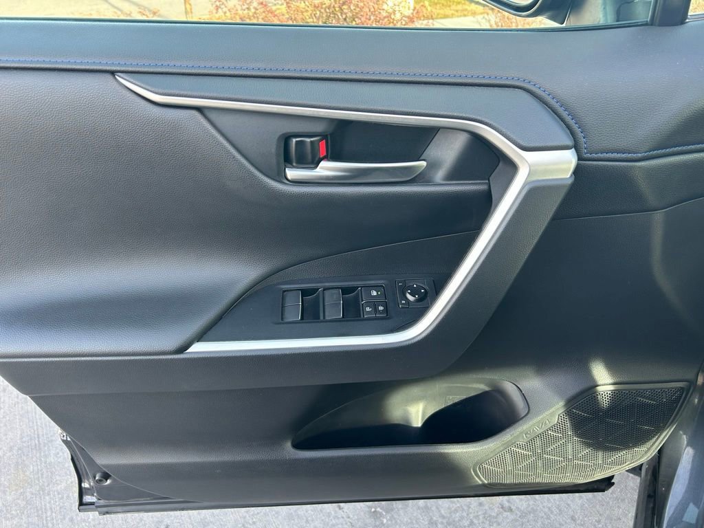 Used 2019 Toyota RAV4 XSE image 9