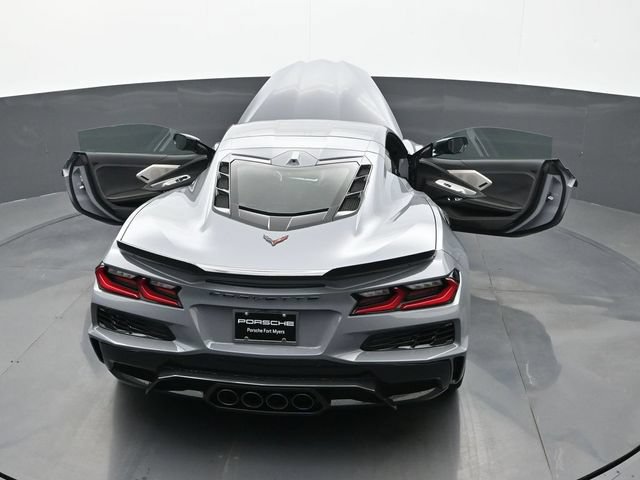 Used 2025 Chevrolet Corvette Z06 RWD image 21