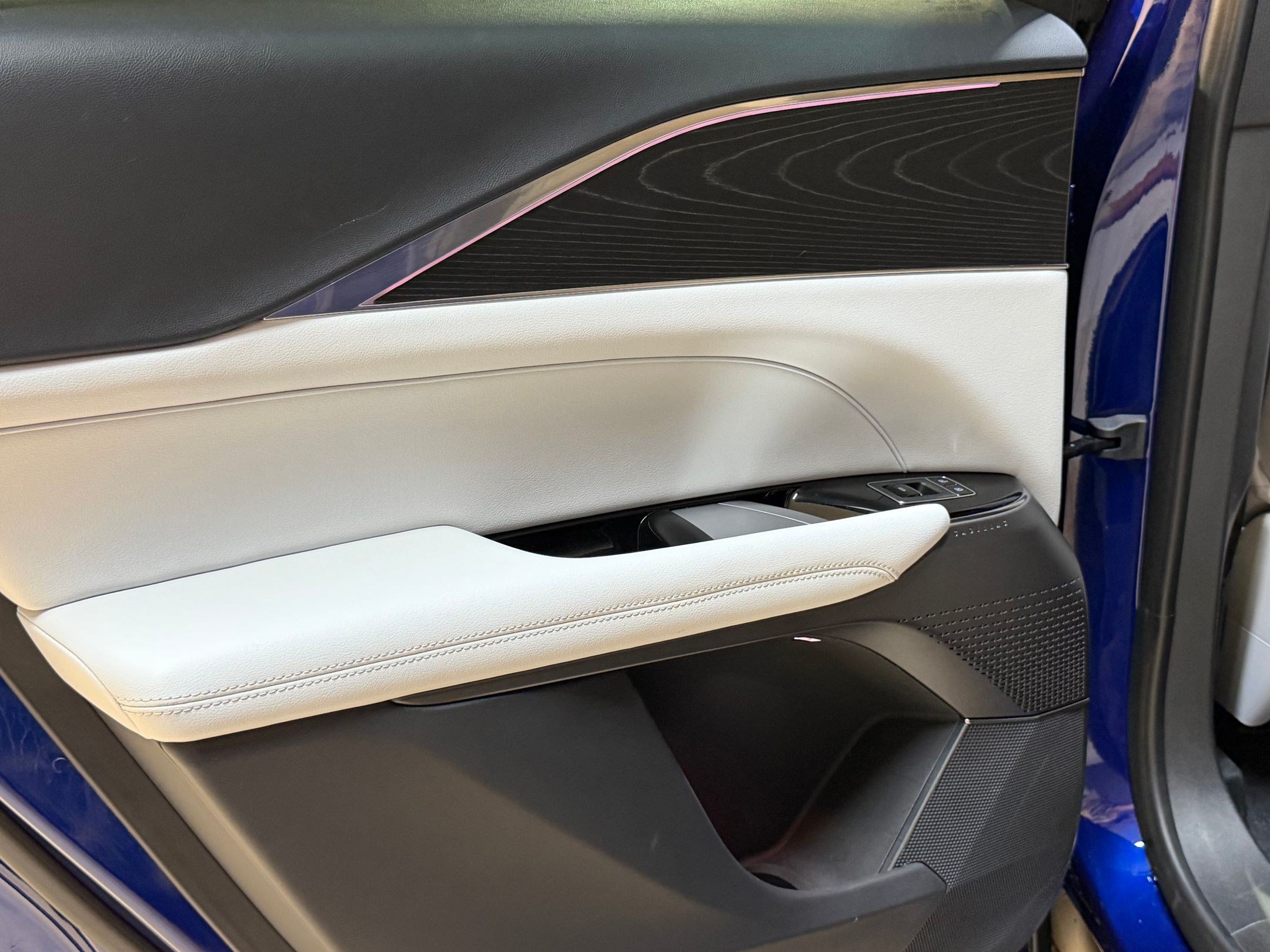 Certified 2024 Cadillac Lyriq Sport RWD image 37