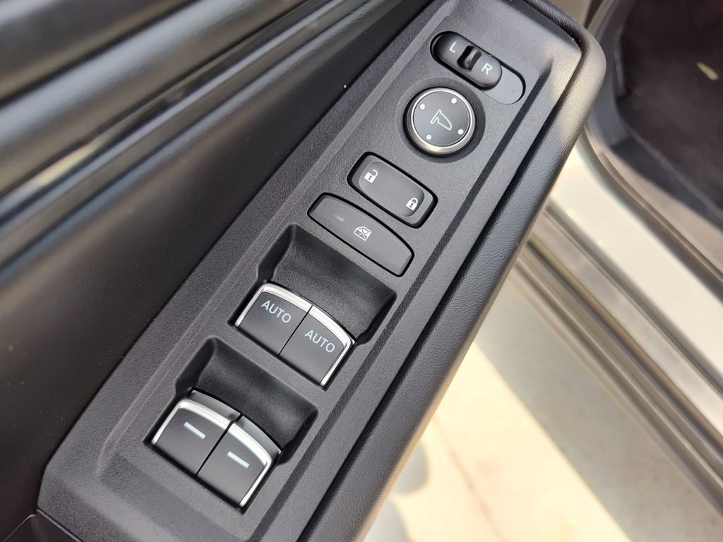 Used 2025 Honda Accord SE image 19