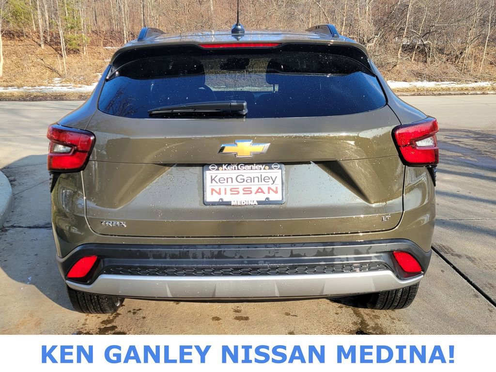 Used 2024 Chevrolet Trax LT image 4