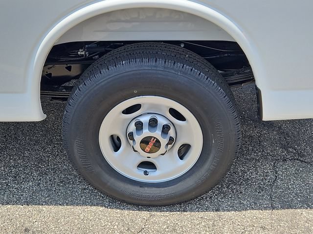 New 2026 GMC Savana 2500 w/ Driver Convenience Package RWD image 5
