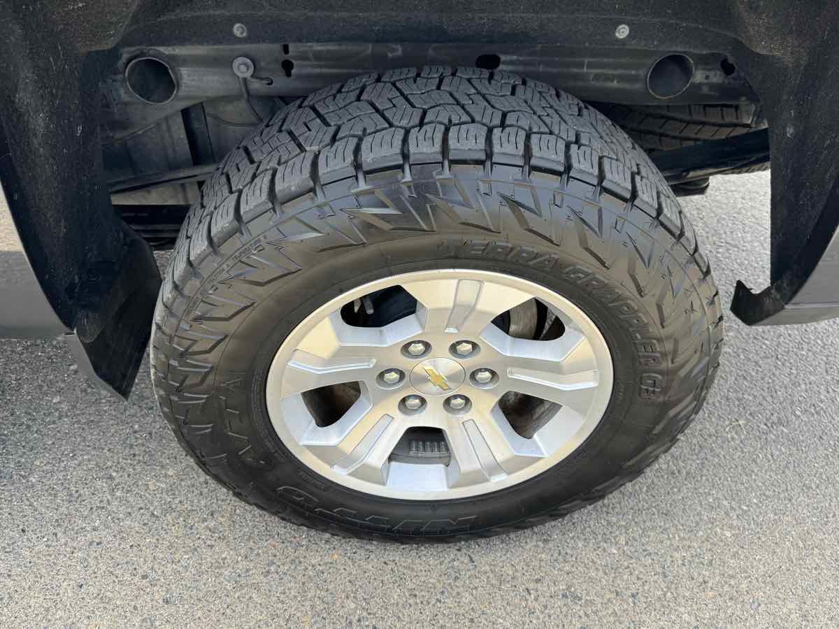 Used 2018 Chevrolet Silverado 1500 LT w/ All Star Edition AWD/4WD image 37