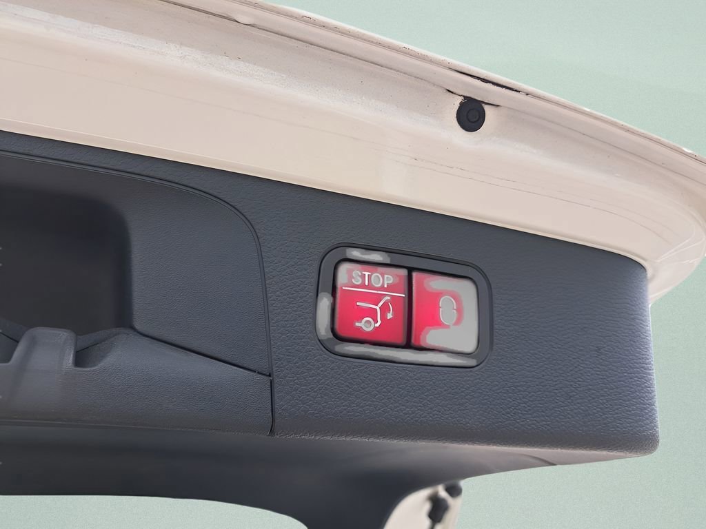 Used 2021 Mercedes-Benz GLC 63 AMG 4MATIC image 7