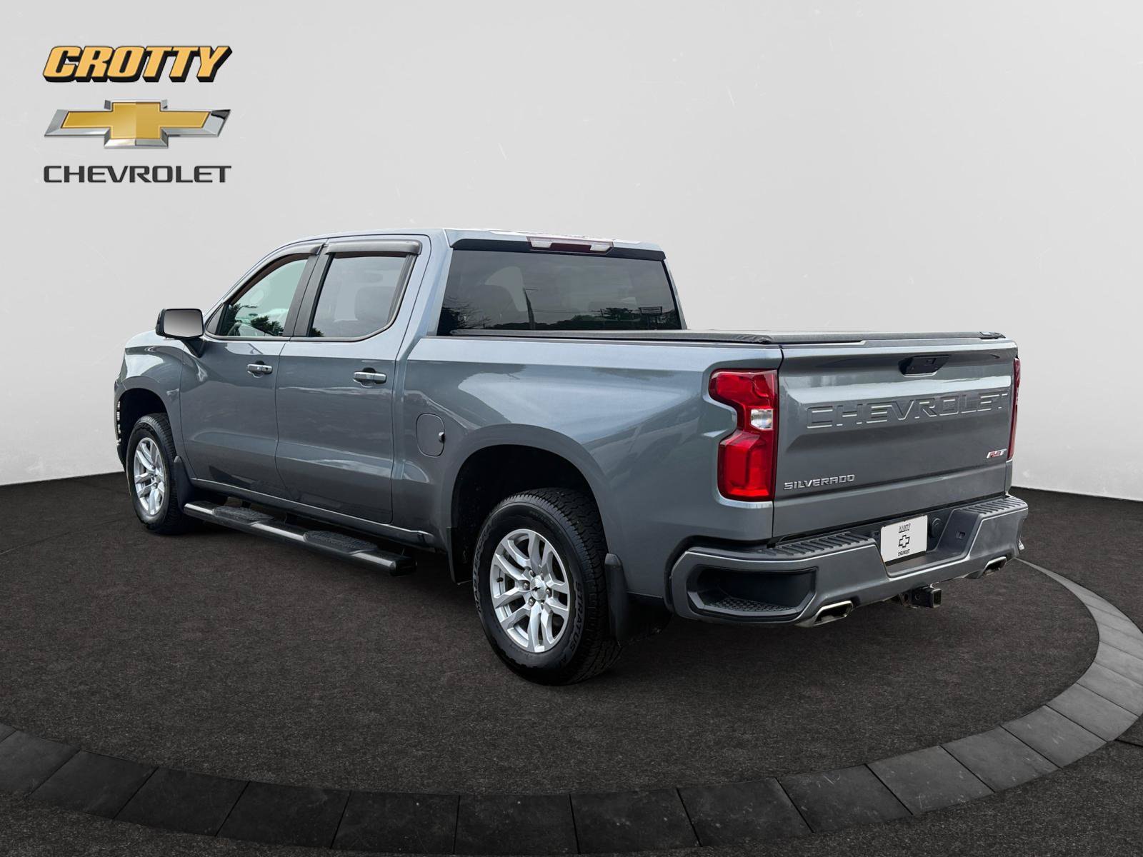 Used 2022 Chevrolet Silverado 1500 RST AWD/4WD image 3