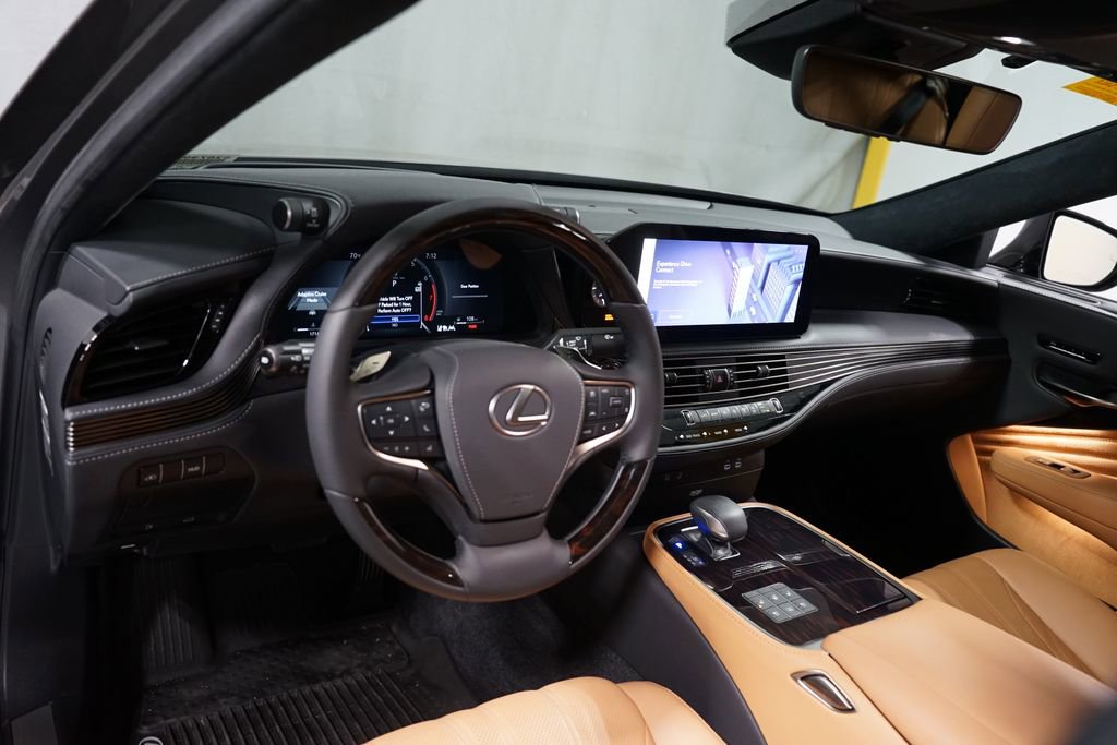 Used 2024 Lexus LS 500 w/ Interior Upgrade Package RWD image 11