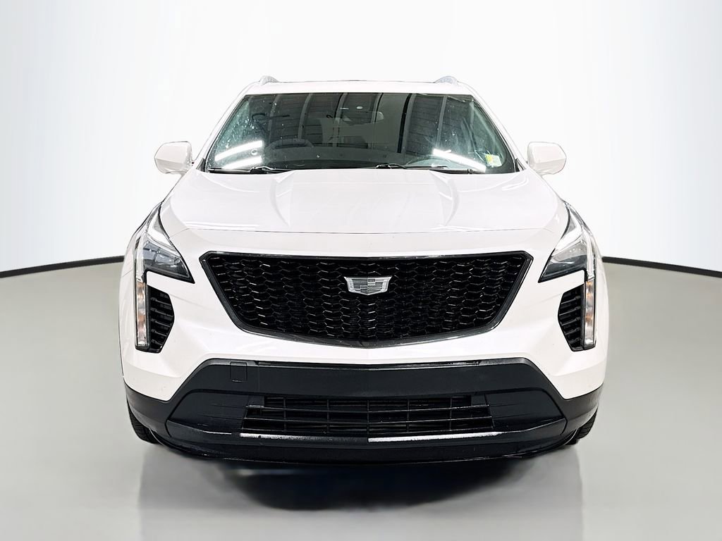 Used 2022 Cadillac XT4 Luxury w/ LPO, ONYX Package AWD/4WD image 2
