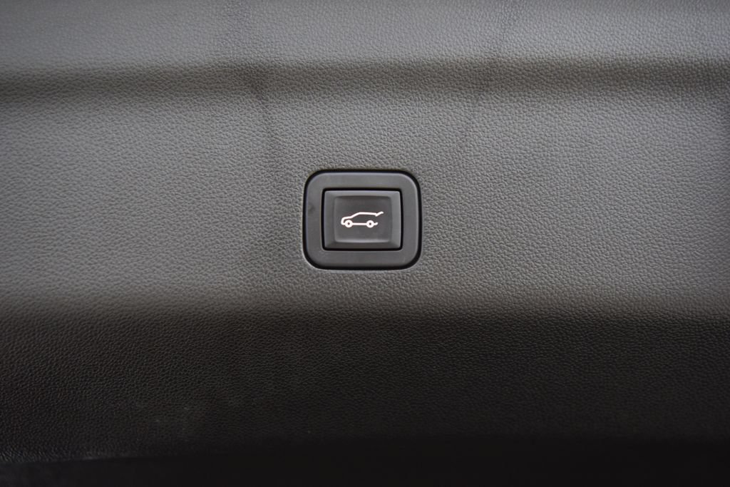Used 2024 GMC Yukon Denali AWD/4WD image 28