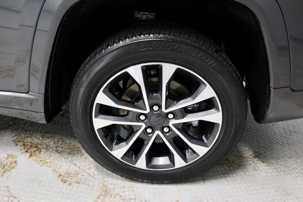 Used 2023 Jeep Grand Cherokee L Overland image 20