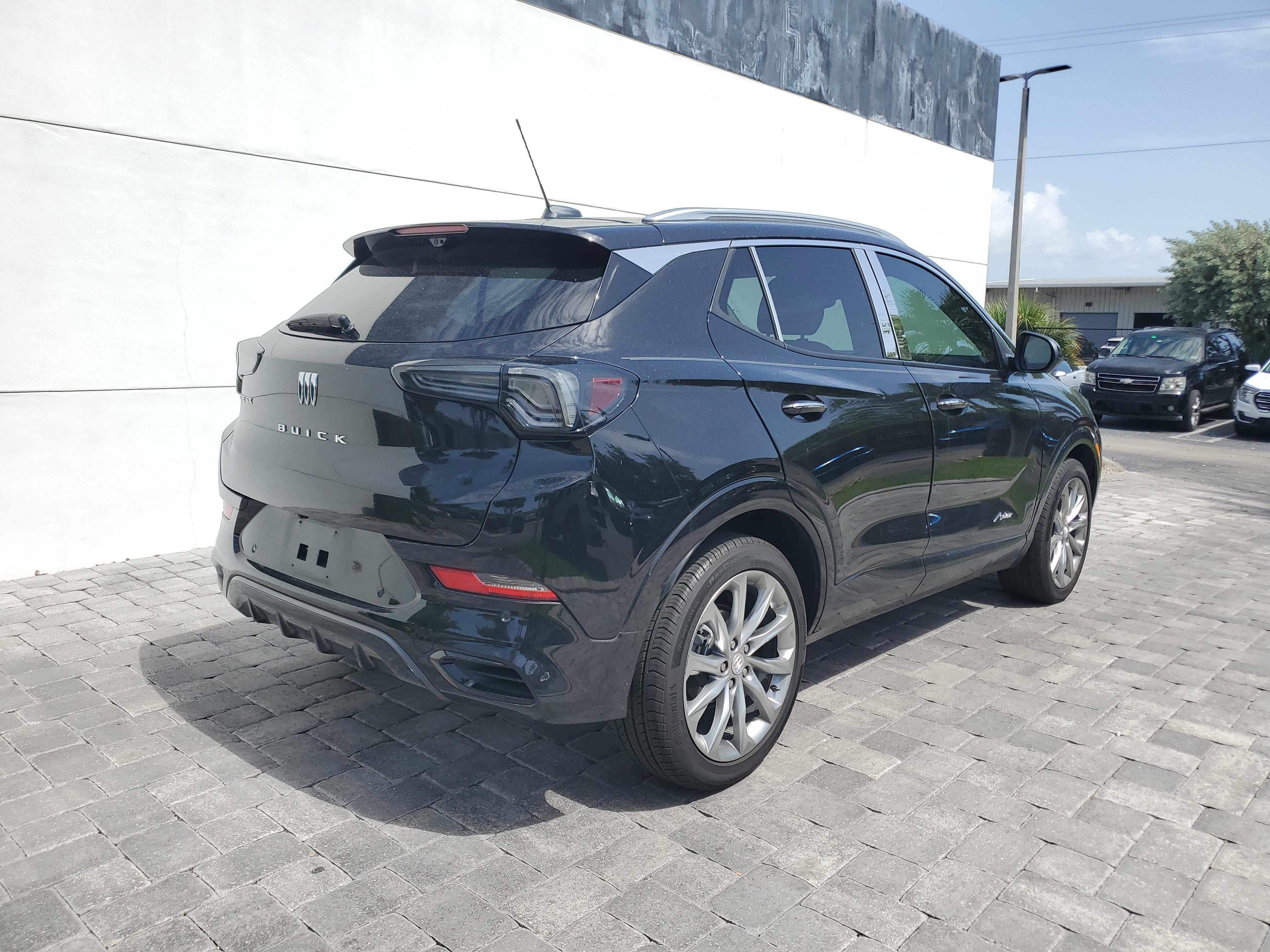 Used 2025 Buick Encore GX Avenir w/ Avenir Technology Package FWD image 6
