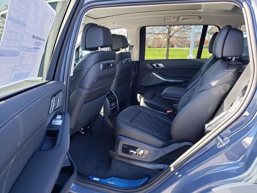 New 2026 BMW X7 xDrive40i AWD/4WD image 7