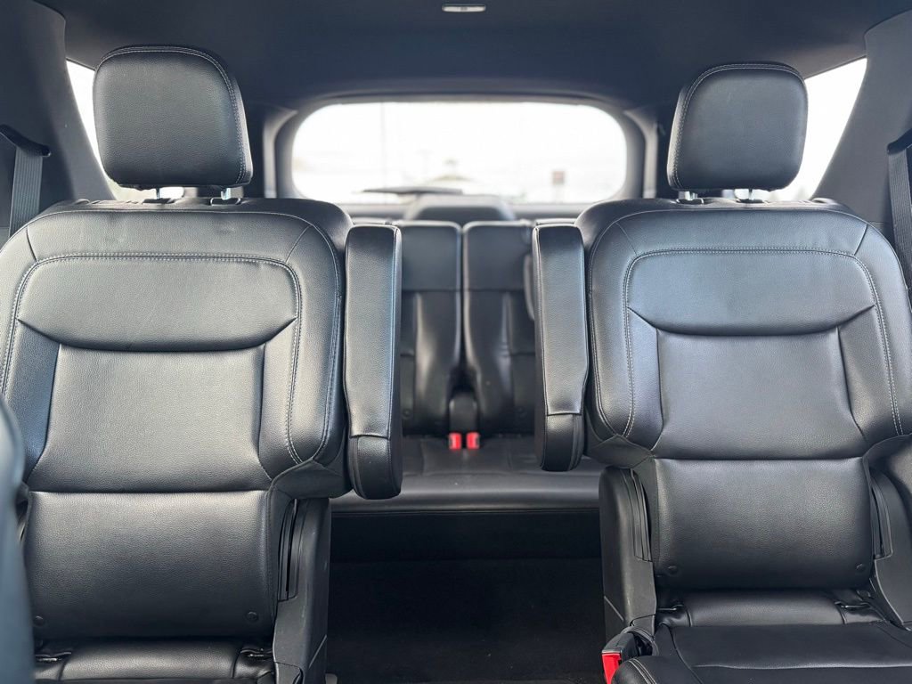 Used 2020 Ford Explorer XLT w/ Equipment Group 202A image 26