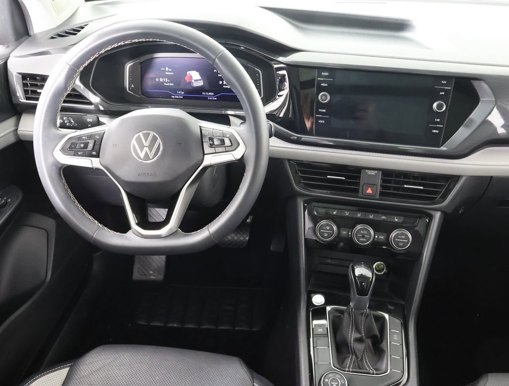 Used 2022 Volkswagen Taos SEL w/ Panoramic Sunroof Package image 8