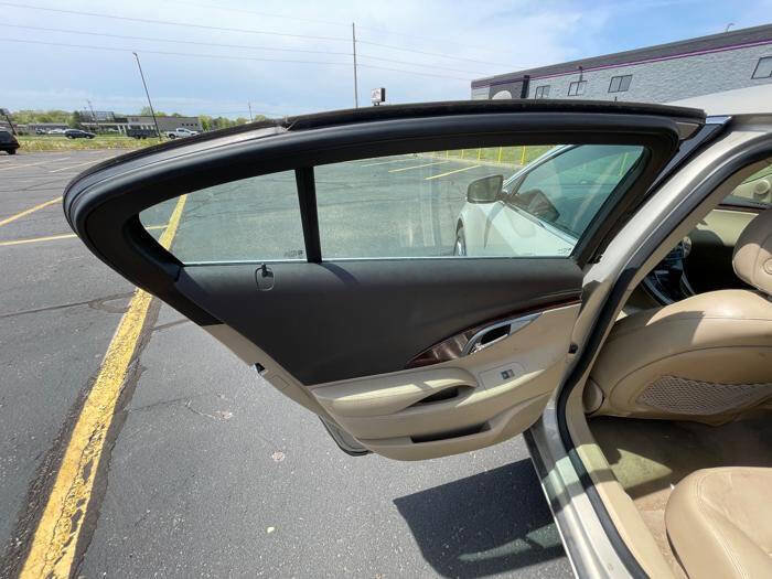 Used 2011 Buick LaCrosse CXL FWD image 23