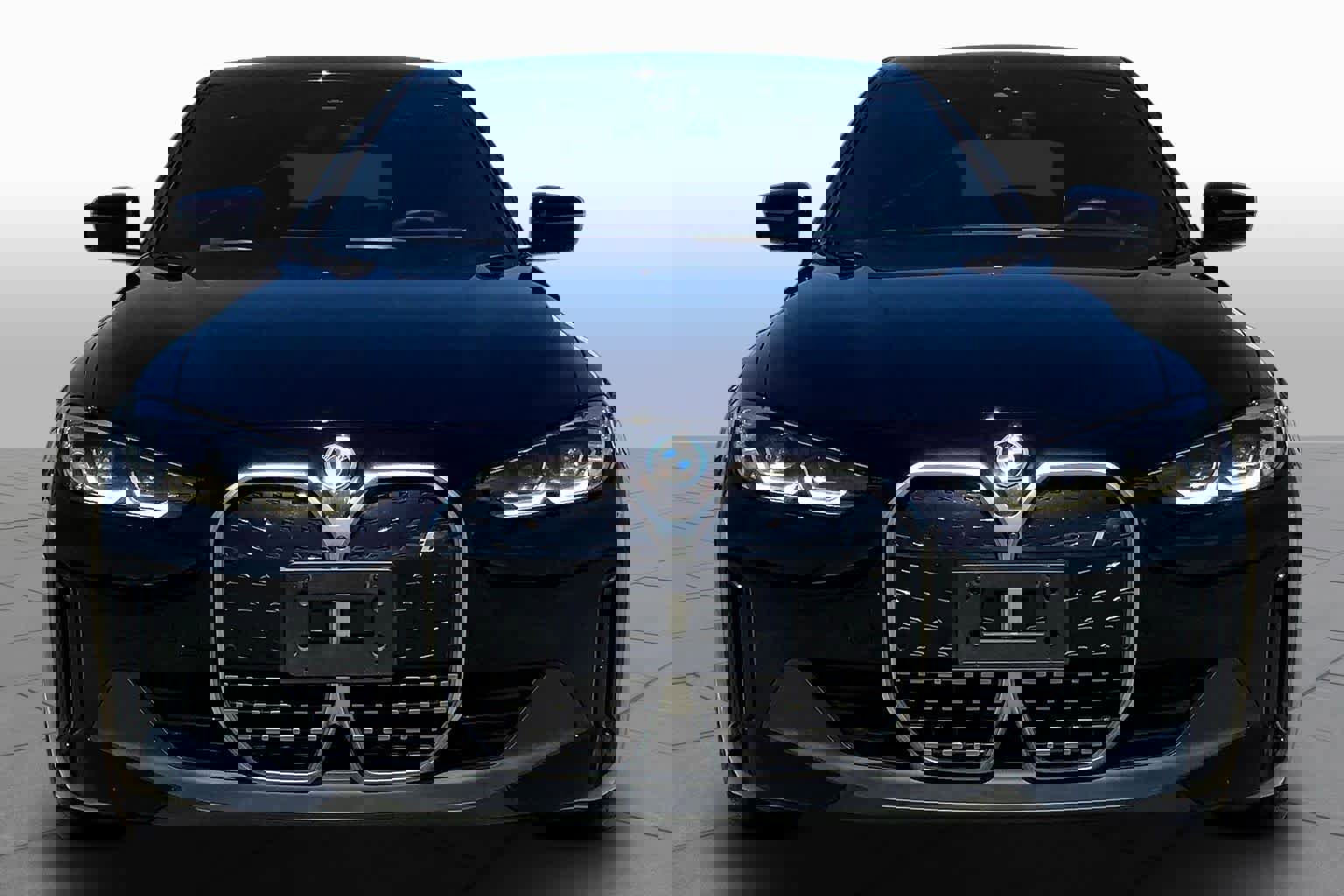 Used 2023 BMW i4 eDrive40 w/ Premium Package image 3