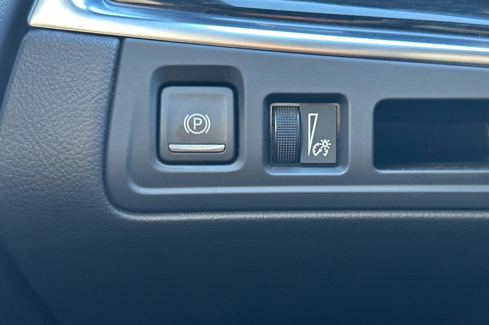 Used 2025 Cadillac XT5 Premium Luxury image 37